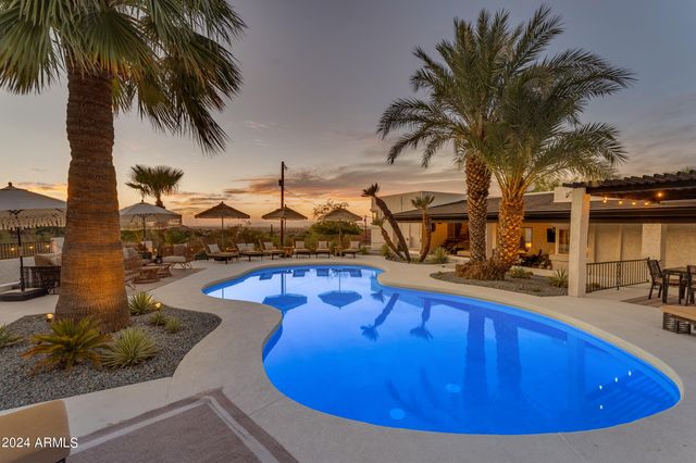 2449 W SUNRISE Drive, Phoenix, AZ 85041