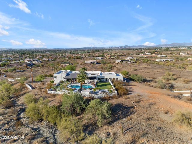 2449 W SUNRISE Drive, Phoenix, AZ 85041