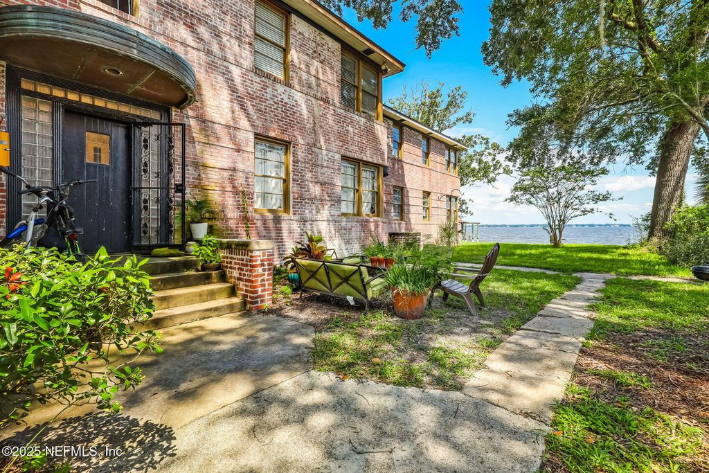 2746 VERNON Terrace, Jacksonville, FL 32205