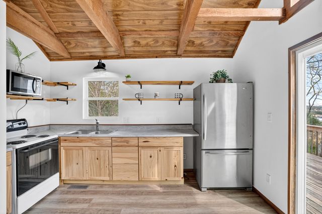 244 Skyline Drive, Galena, MO 65656