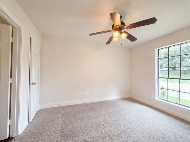 2005 N Arbor Rose Drive, Grand Prairie, TX 75050