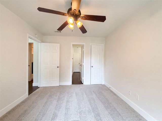 2005 N Arbor Rose Drive, Grand Prairie, TX 75050