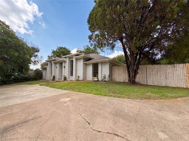 2005 N Arbor Rose Drive, Grand Prairie, TX 75050