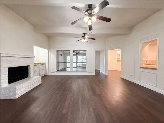 2005 N Arbor Rose Drive, Grand Prairie, TX 75050