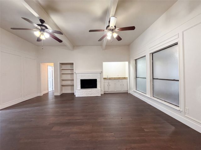 2005 N Arbor Rose Drive, Grand Prairie, TX 75050