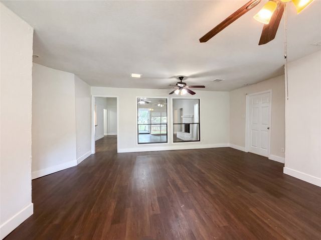 2005 N Arbor Rose Drive, Grand Prairie, TX 75050