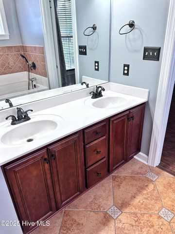 300 Walkens Woods Lane, Jacksonville, NC 28546