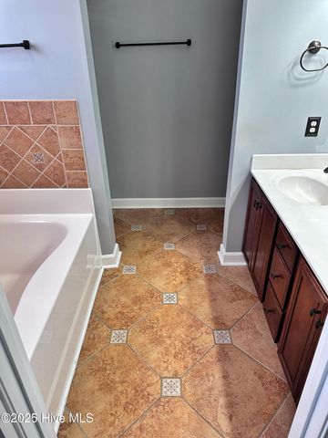300 Walkens Woods Lane, Jacksonville, NC 28546