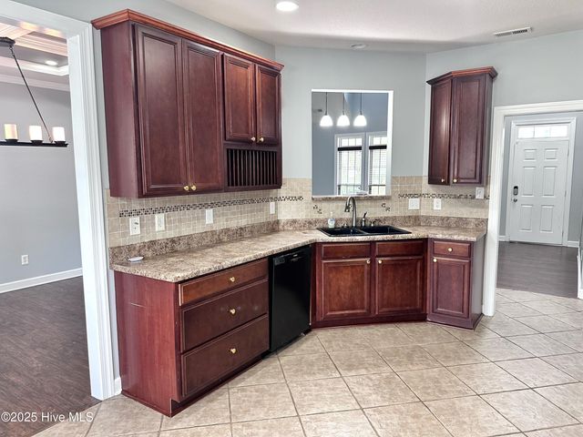 300 Walkens Woods Lane, Jacksonville, NC 28546