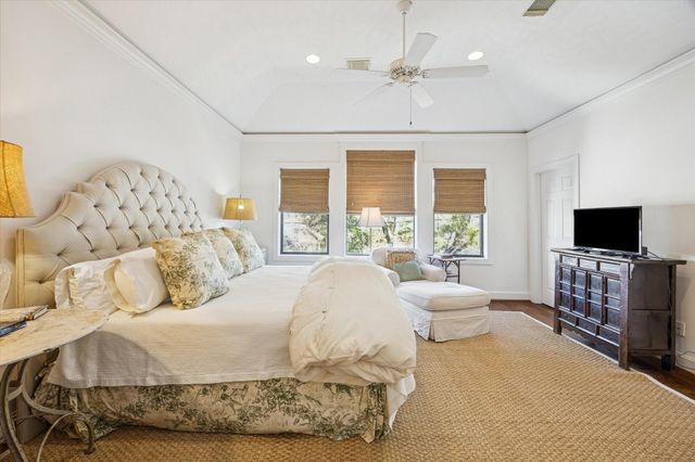 2643 Westgate Street, Houston, TX 77098