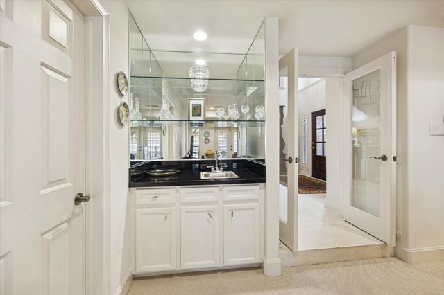 2643 Westgate Street, Houston, TX 77098