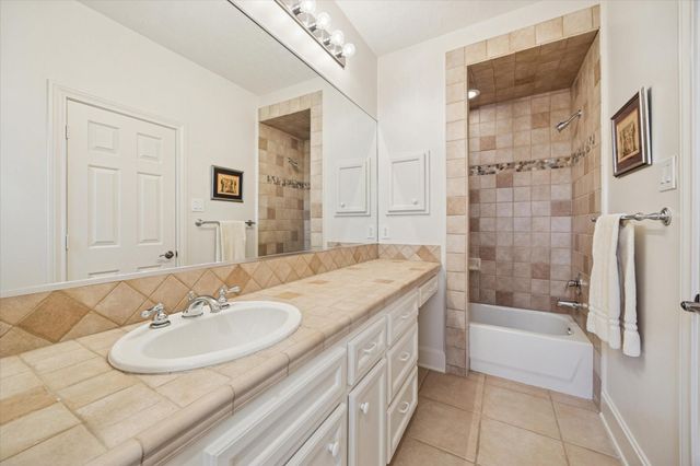 2643 Westgate Street, Houston, TX 77098