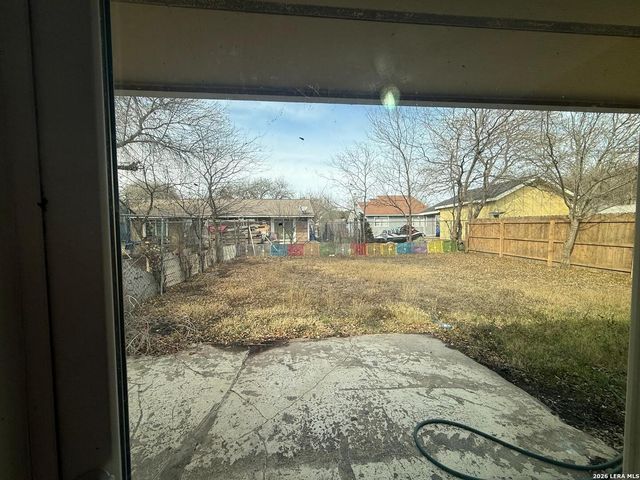 5735 Stiffkey Dr., San Antonio, TX 78228