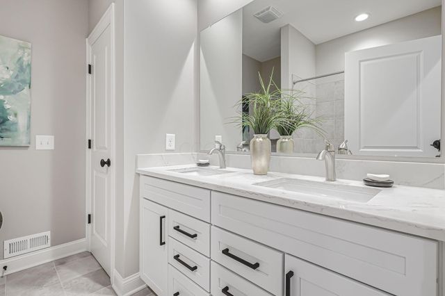 5348 Maple Drive, Lewis Center, OH 43035