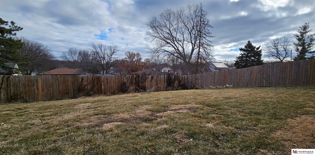 4320 N 14th Street, Lincoln, NE 68521