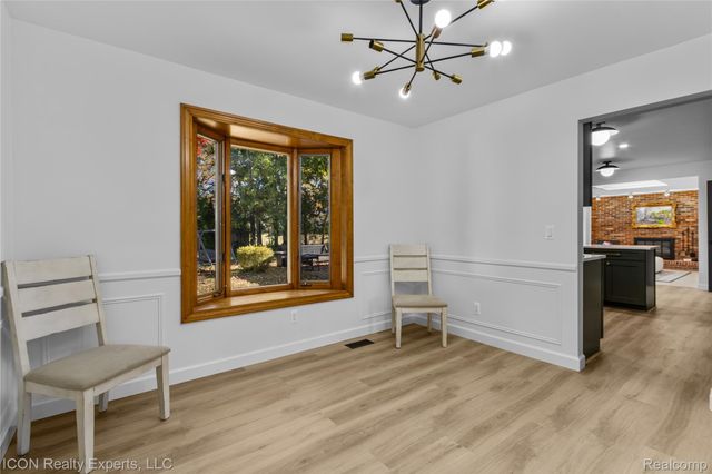 38864 Red Oaks Drive, Clinton Charter Township, MI 48036