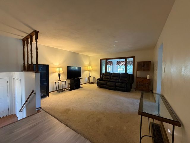 2041 Winchester Drive, Freeport, IL 61032