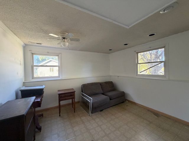 2041 Winchester Drive, Freeport, IL 61032