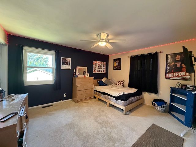 2041 Winchester Drive, Freeport, IL 61032