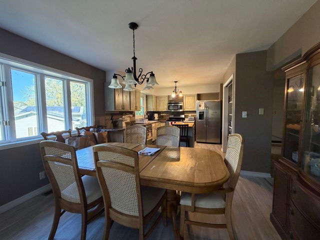 2041 Winchester Drive, Freeport, IL 61032