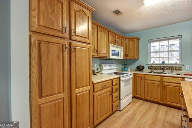 221 Oakwood Court, Rincon, GA 31326