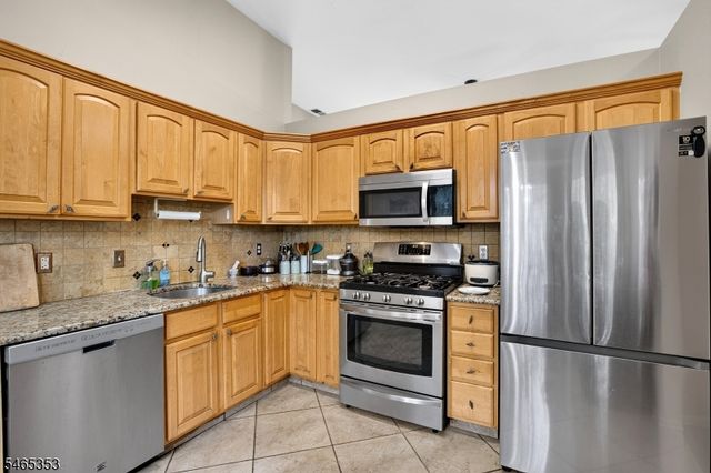 48 Waugh Ct 48, Bridgewater Twp., NJ 08807