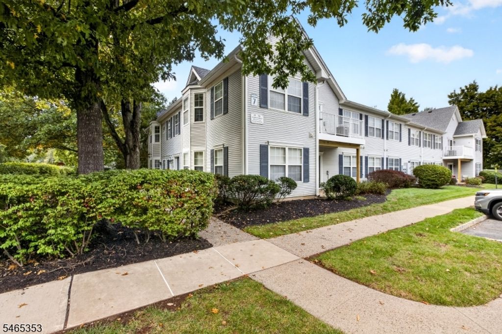 48 Waugh Ct 48, Bridgewater Twp., NJ 08807 — exterior