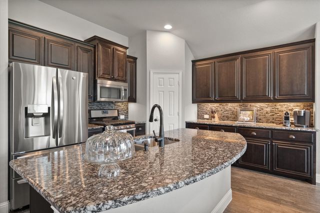 515 Carnation Lane, Mansfield, TX 76063