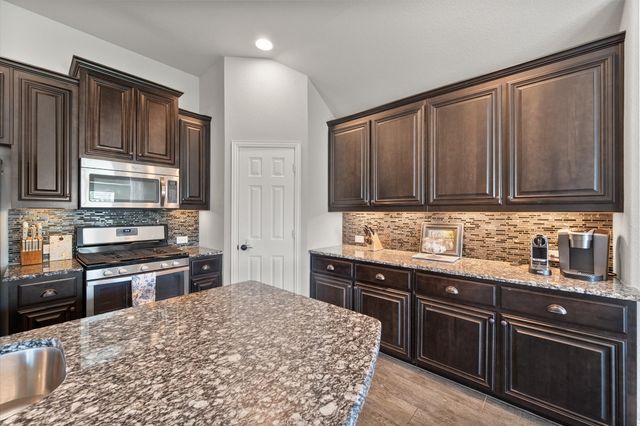 515 Carnation Lane, Mansfield, TX 76063