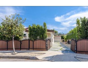 1/2 Hollydale Drive, Los Angeles, CA 90039
