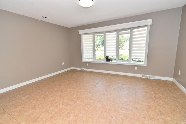 602 S Park Drive, Fowler, IN 47944