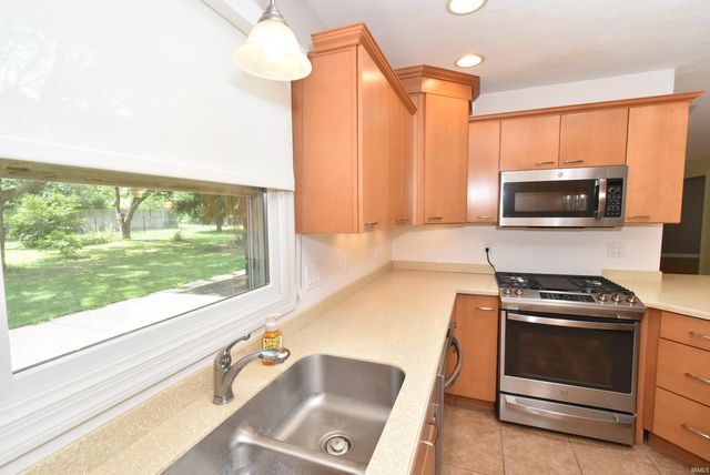 602 S Park Drive, Fowler, IN 47944