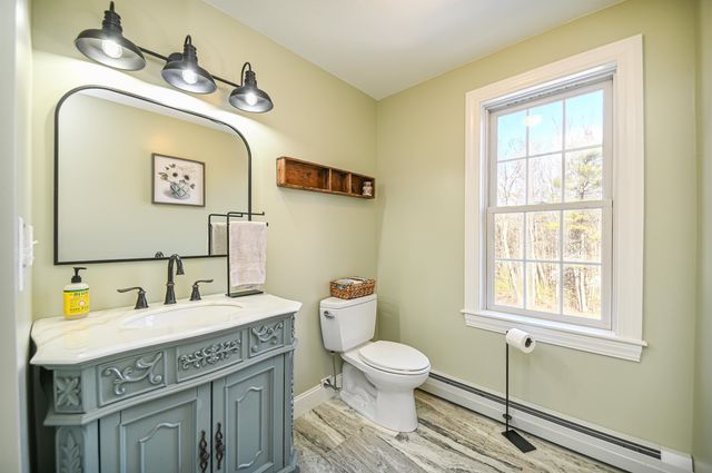 17 Federal Corner Road, Tuftonboro, NH 03816