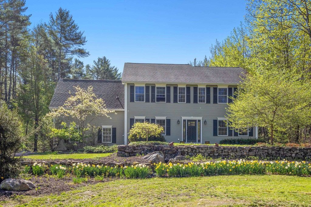 17 Federal Corner Road, Tuftonboro, NH 03816