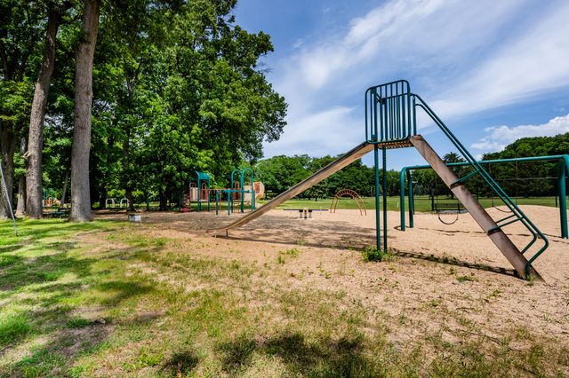 46355 Grand Beach Road, Grand Beach Vllg, MI 49117