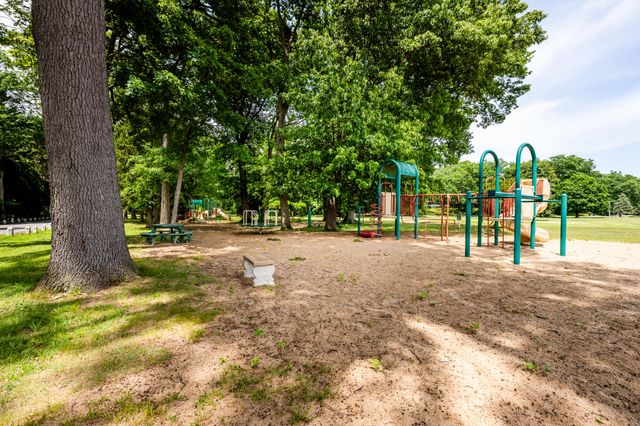 46355 Grand Beach Road, Grand Beach Vllg, MI 49117