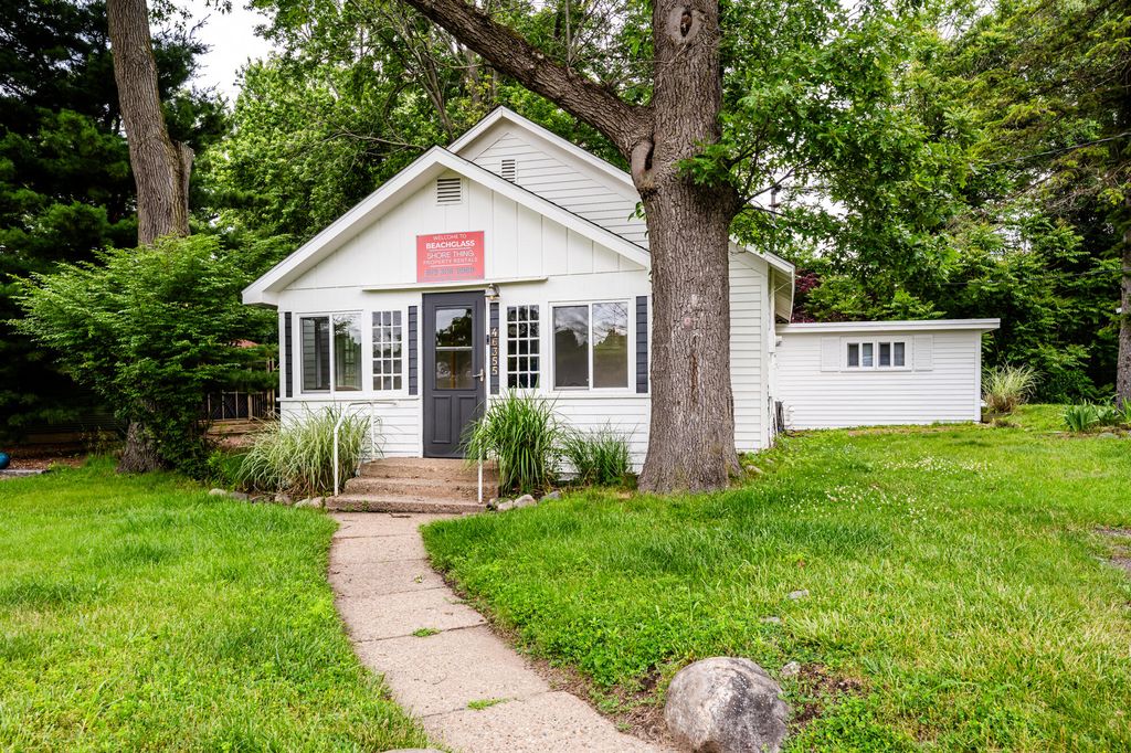 46355 Grand Beach Road, Grand Beach Vllg, MI 49117