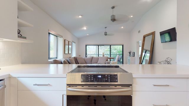 1101 DUNCAN Circle 201, Palm Beach Gardens, FL 33418