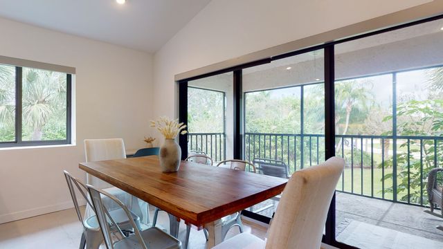 1101 DUNCAN Circle 201, Palm Beach Gardens, FL 33418