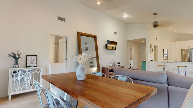 1101 DUNCAN Circle 201, Palm Beach Gardens, FL 33418