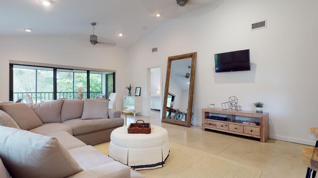 1101 DUNCAN Circle 201, Palm Beach Gardens, FL 33418