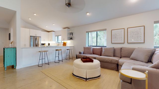 1101 DUNCAN Circle 201, Palm Beach Gardens, FL 33418