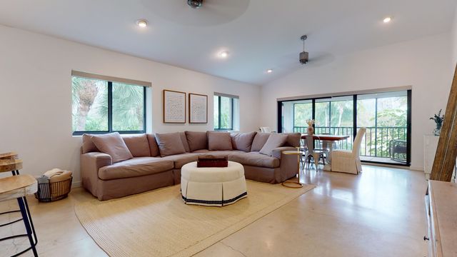 1101 DUNCAN Circle 201, Palm Beach Gardens, FL 33418