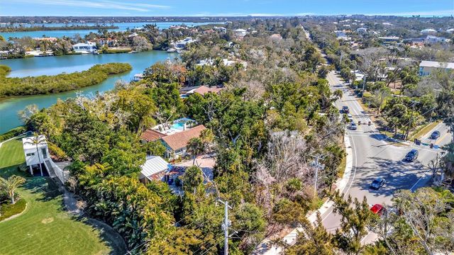 4237 HIGEL AVENUE, Sarasota, FL 34242