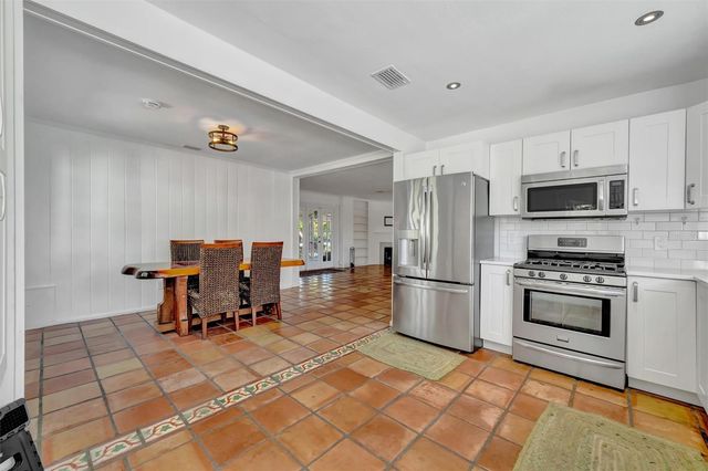 4237 HIGEL AVENUE, Sarasota, FL 34242