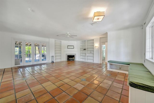 4237 HIGEL AVENUE, Sarasota, FL 34242