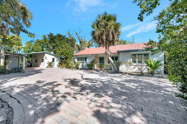 4237 HIGEL AVENUE, Sarasota, FL 34242
