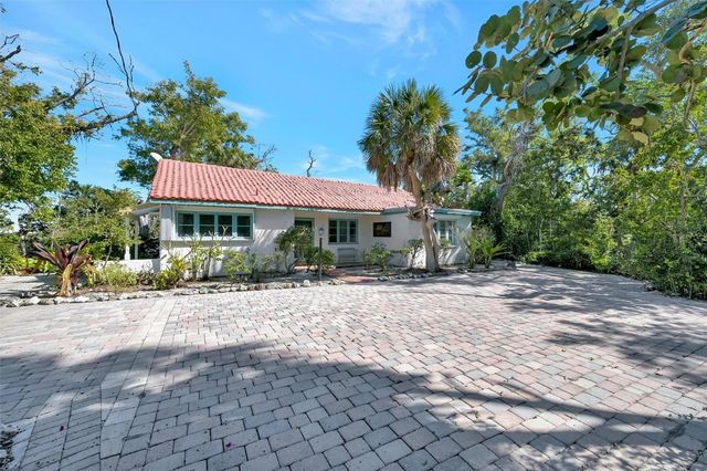 4237 HIGEL AVENUE, Sarasota, FL 34242