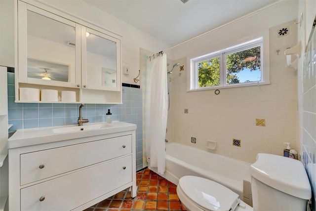 4237 HIGEL AVENUE, Sarasota, FL 34242