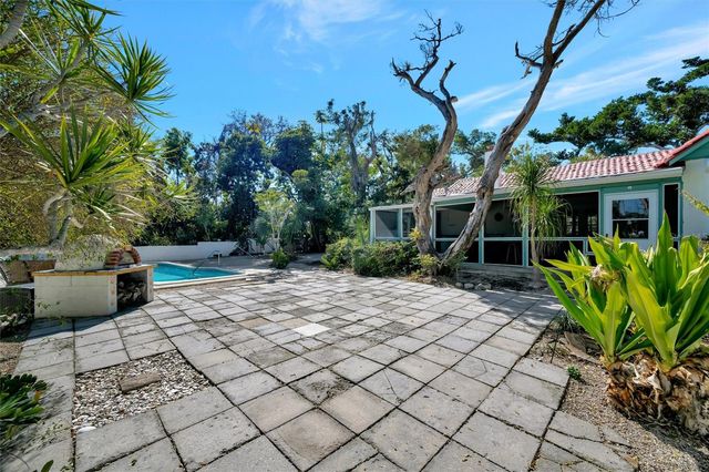 4237 HIGEL AVENUE, Sarasota, FL 34242